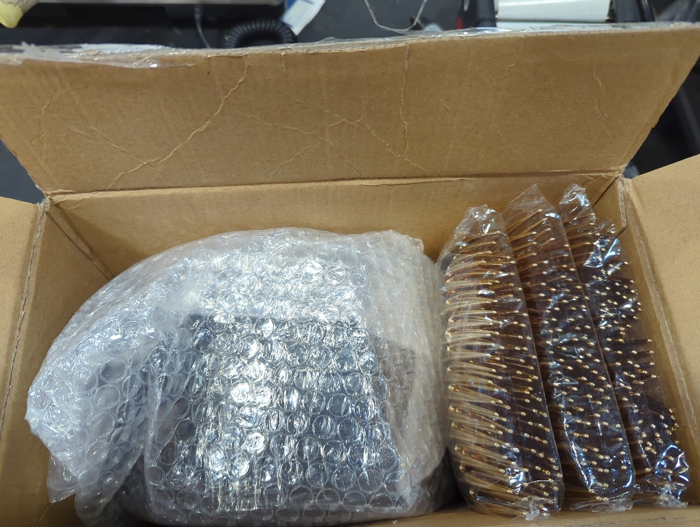 I00000 144Pcs Black and Gold Dessert Plate Set, Including 72Pcs Black and Gold Plastic Plates 7.5 and 72Pcs Disposable forks 8.5, Fancy Salad Plates with Gold Rim for Thanksgiving and Party