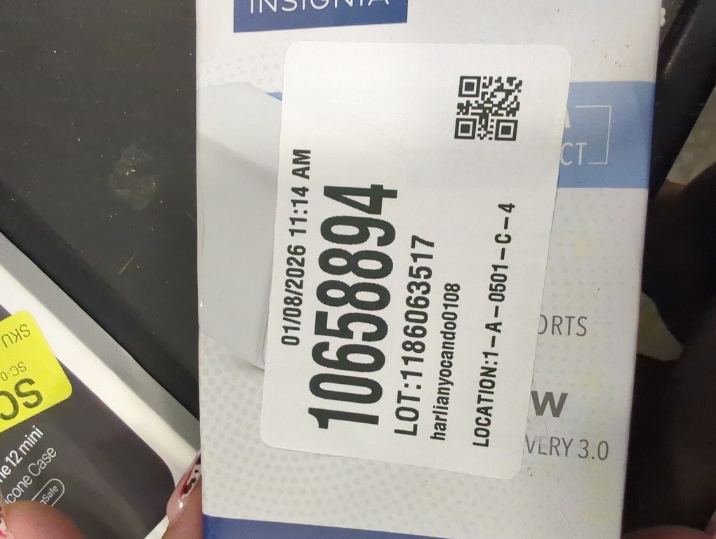 Insignia™ - 45W Dual USB-C Port Wall Charger for Samsung Smartphones, iPhone, Tablets, Chromebook and More - White