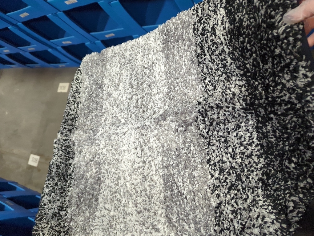 OLANLY Bathroom Rugs Mat 30x20, Extra Soft Absorbent Microfiber Bath Rugs, Rubber Backing, Quick Dry, Machine Washable Bath Mats for Bathroom Floor, Tub and Shower, Home Decor Accessories, Black