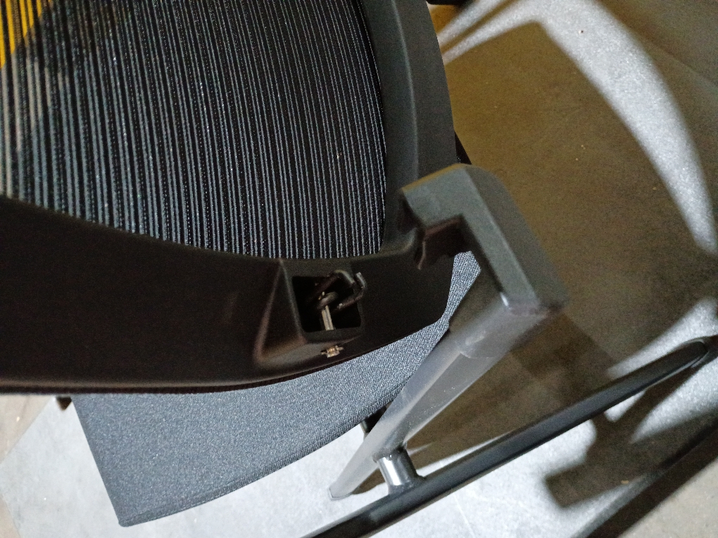 Cadence Black Nesting Chair (little damage; see the picture)