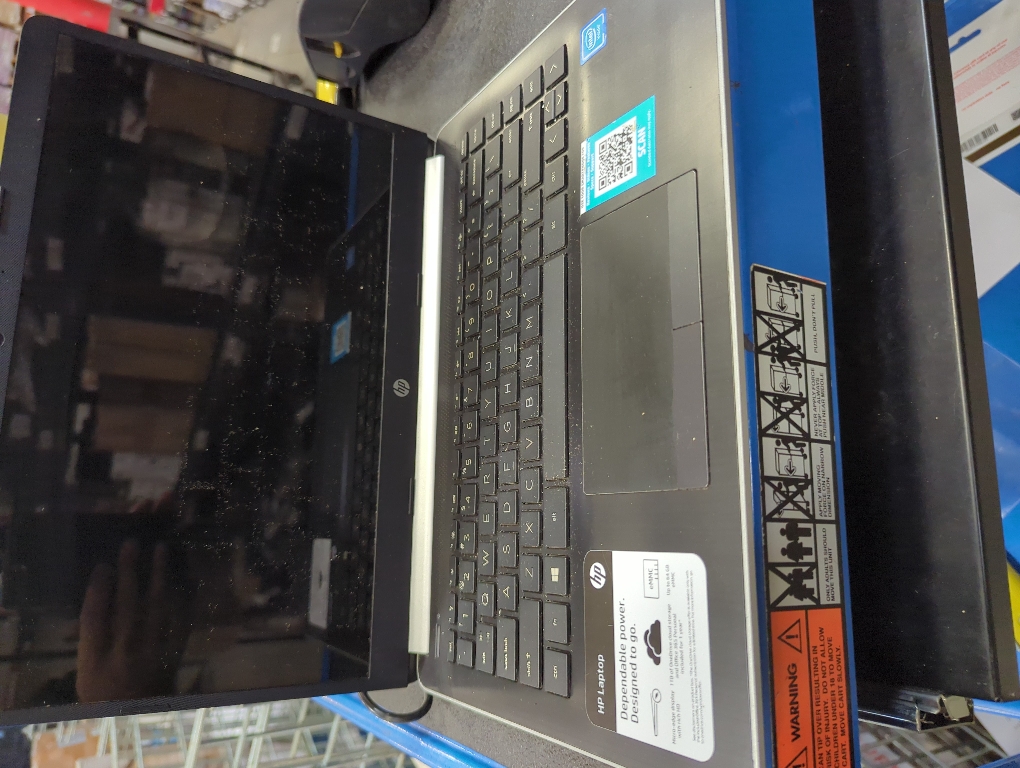 HP Notebook - 14-df0053od With Charger