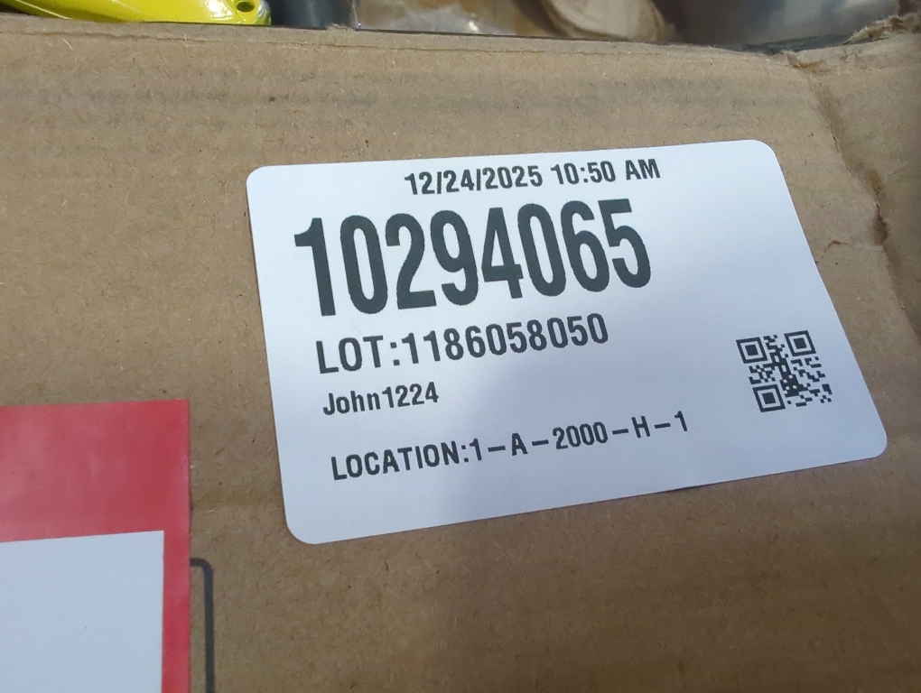 BestBuy essentials Full Motion TV Wall Mount for 47–84 TVs - Black (3B)