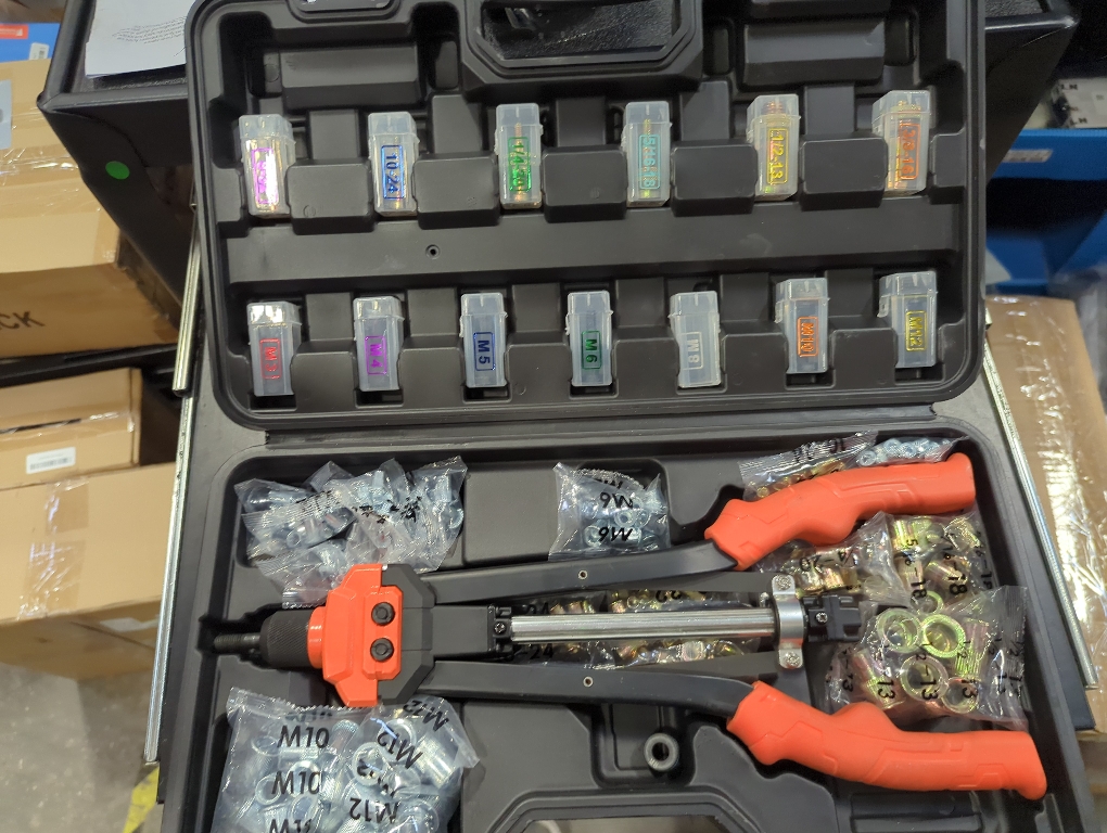 VEVOR Rivet Nut Tool, 16 inch Rivnut Tool Kit with 13PCS Metric and SAE Mandrels, 186PCS Rivet Nuts, Semi-auto Retraction, M3, M4, M5, M6, M8, M10, M12, 1/4-20, 5/16-18, 3/8-16, 1/2-13, 8-32, 10-24