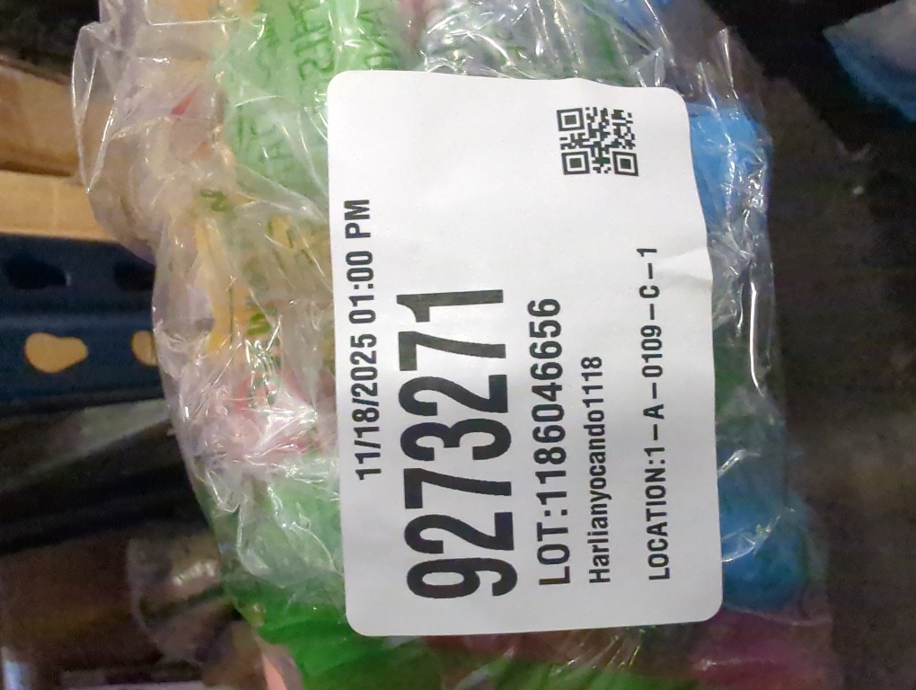 31 Pcs Multicolored Mini Multicolor Rubber Ducks Baby Bath Ducky Bathtub Pool Squeaky Little Duck Toys for Shower/Party Decoration Supplies/Birthday (1.5x 1.4 x 1.2)