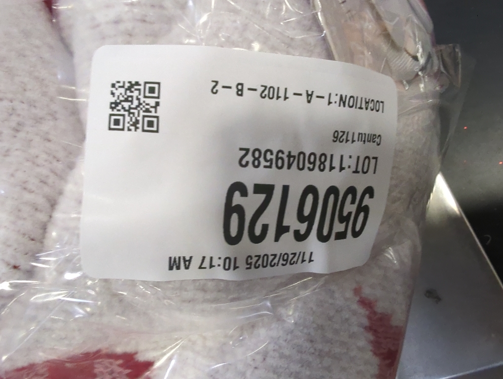 Rachel Zoe Oversized Decorative Throw 50 x 70 Red Bow