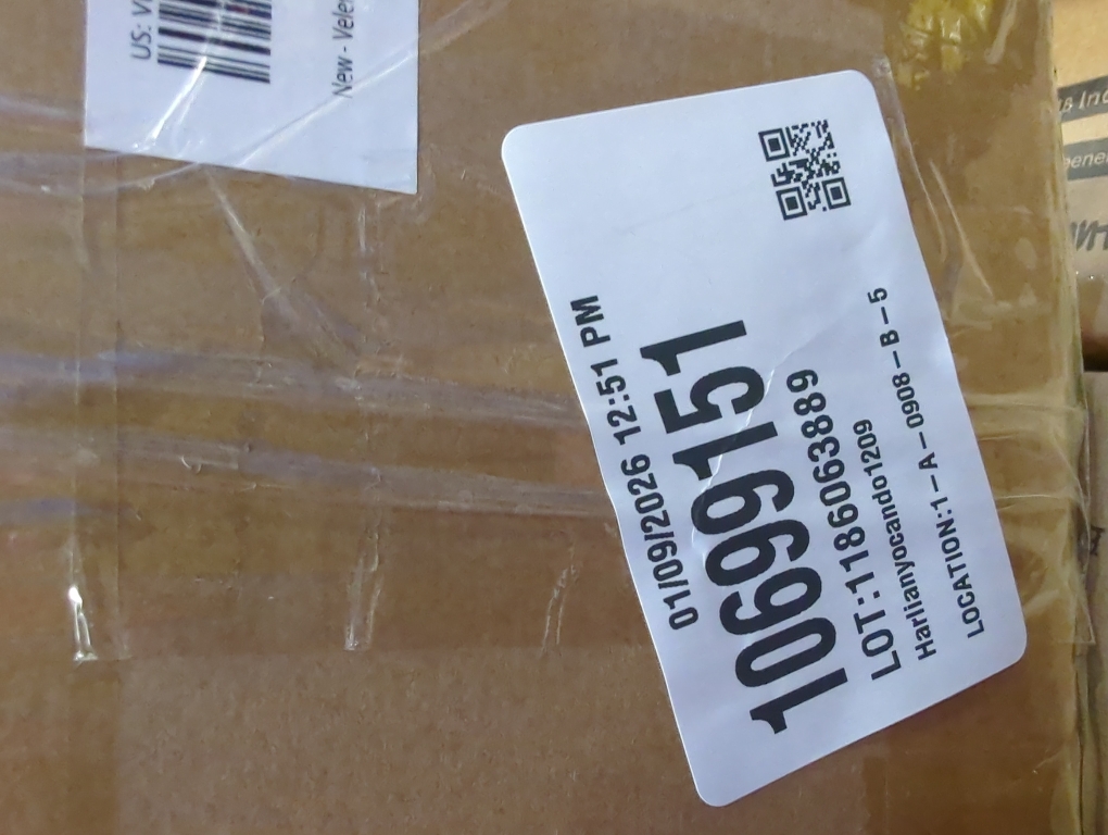 Velener Artificial Agave Plant in Black Pot with Real Stone Pebbles, Large Fake Plants with Fake Green Moss, Faux Yucca with Long Sword-Shaped Leaves for Indoor/Outdoor-15 Inches, 180 Leaves