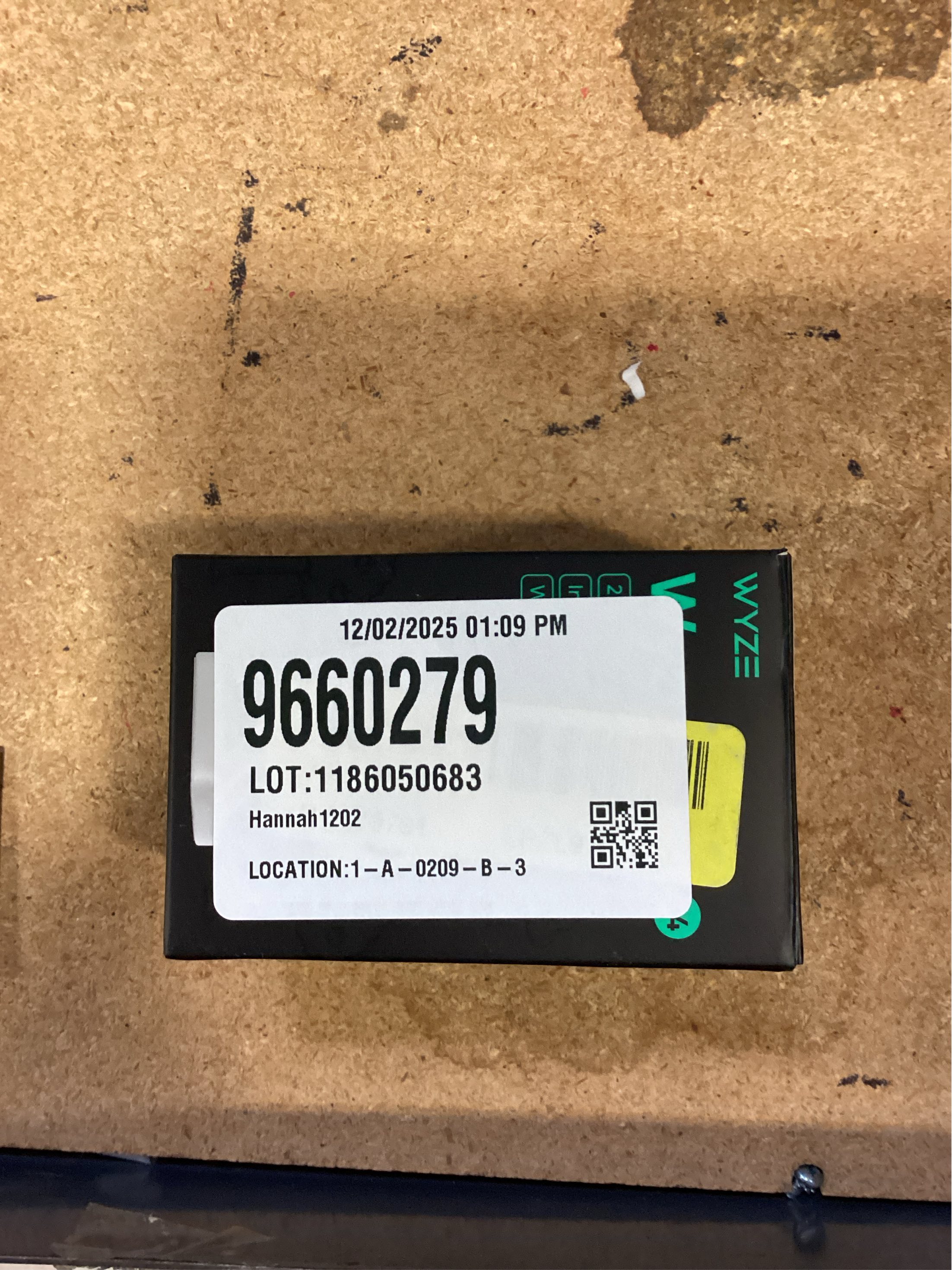 Wyze Cam V4 Plug-in Indoor and Outdoor Smart-Enabled Security Camera