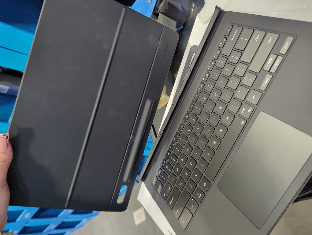 Open Box - Samsung Galaxy Tab S8 Ultra Book Cover Keyboard