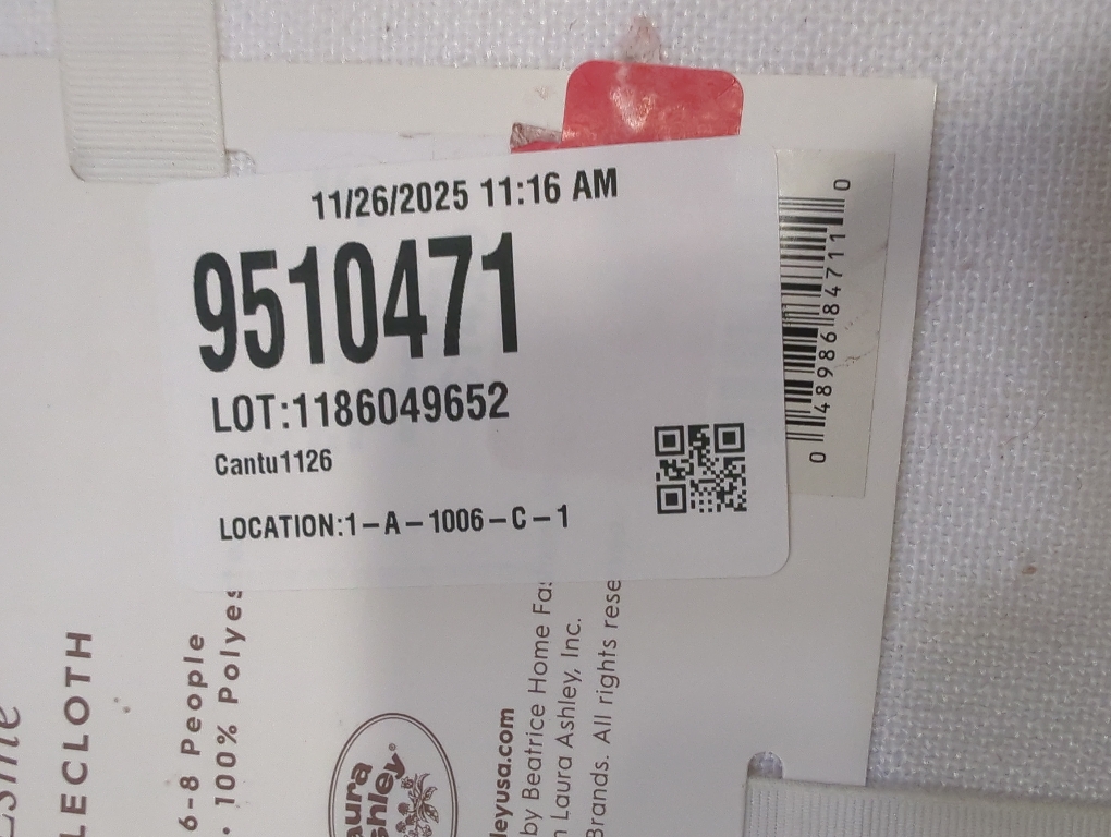 Laura Ashley Esme Tablecloth White 60 x 84 Seats 6-8 People