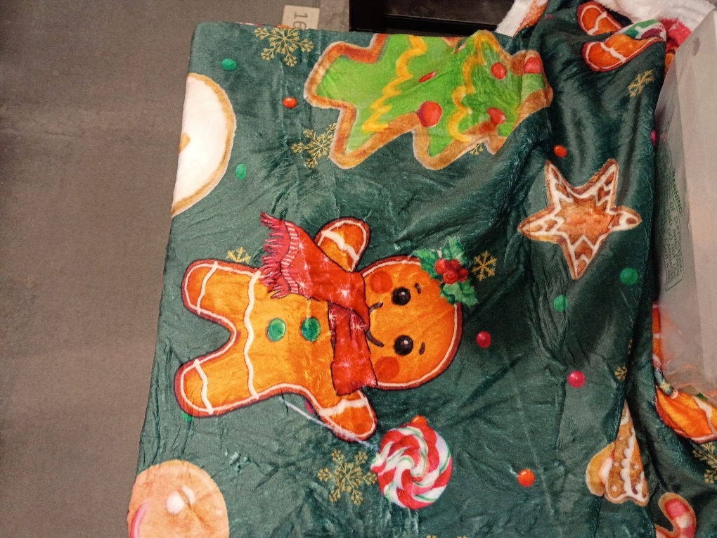 Horaldaily Christmas Flannel Blanket Throw, Green Gingerbread Man Christmas Bear Soft Fuzzy Plush Cozy Fleece Blankets for Couch Sofa Bed Lounging, Ideal Gifts for Kids Adults Wife Self, 50x60