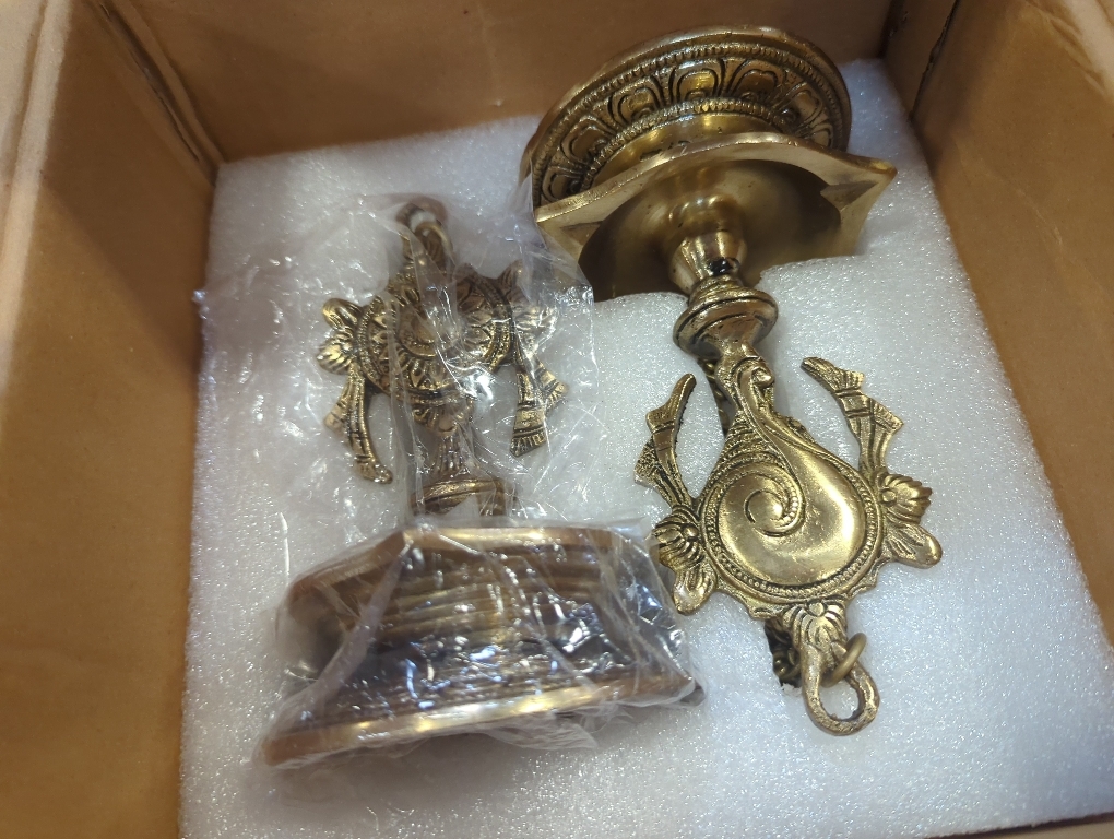 Size 6.5 Brass Shankha Chakra Villaku Shankh and Chakra Traditional Oil Lamp 6.5 Inch