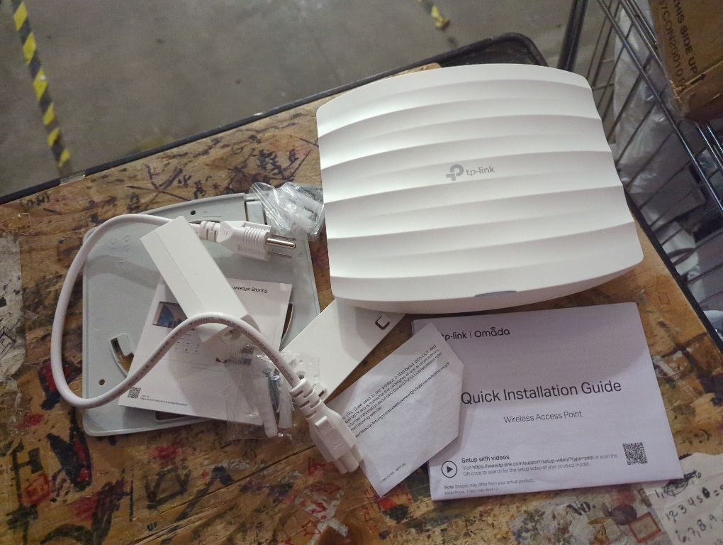 TP-Link EAP225 Omada AC1350 Gigabit Wireless Access Point Business WiFi Solution w/Mesh Support, Seamless Roaming & MU-MIMO PoE Powered SDN Integrated Cloud Access & Omada App White