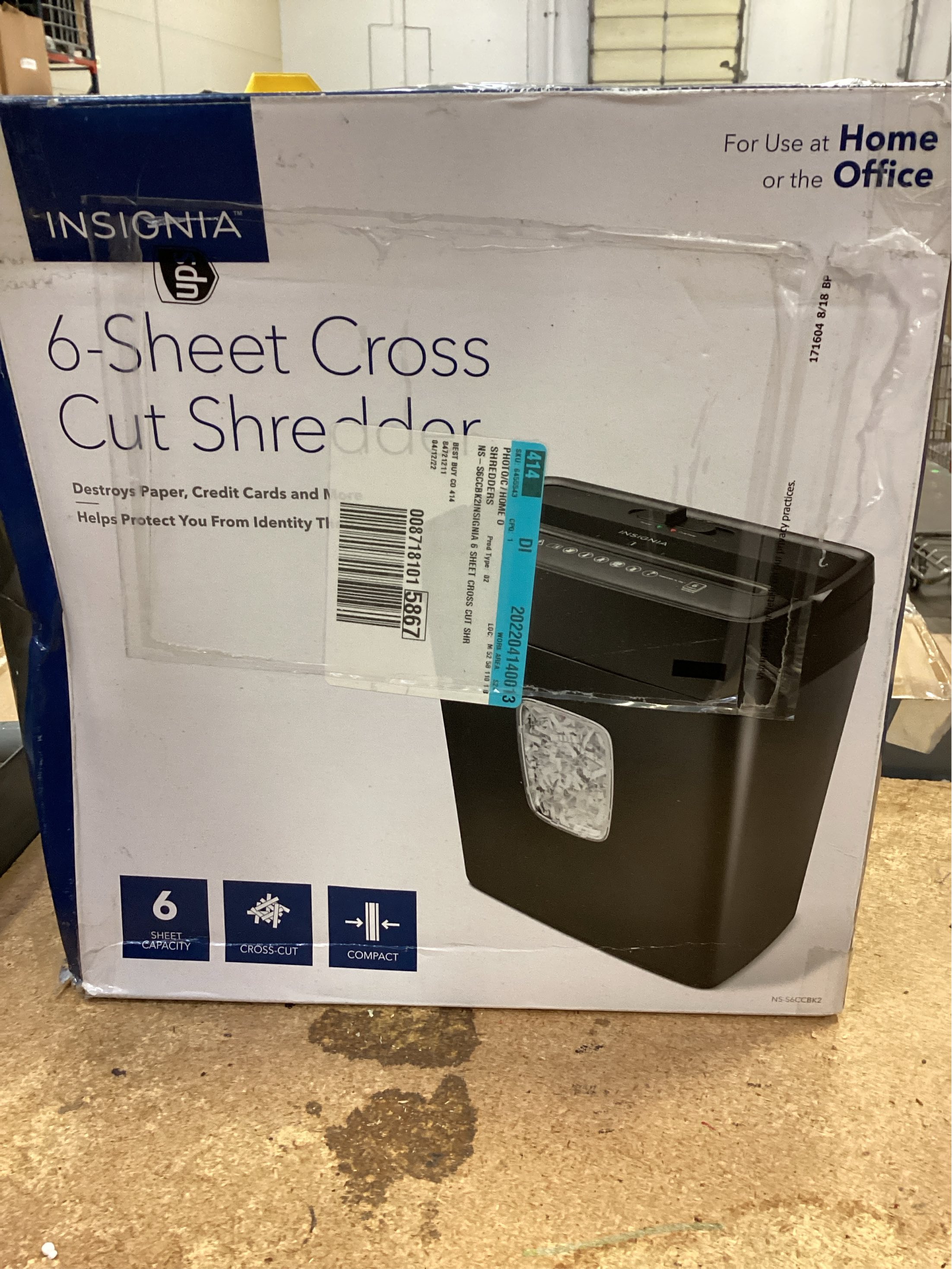 Insignia™ - 6-Sheet Crosscut Shredder - Black