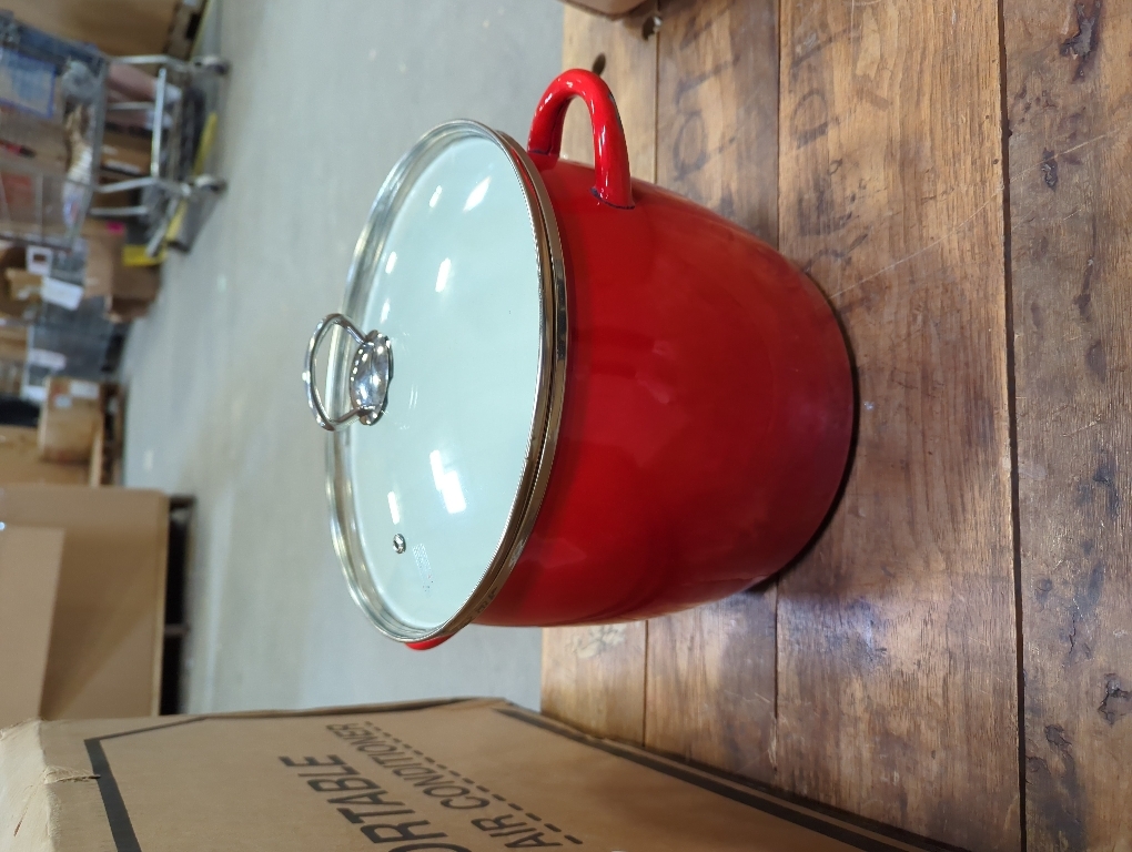 Vasconia Stock Pot with Lid 12 Quart Enameled Steel Red | Dishwasher safe, Batch cooking ready, Induction ready, Enameled steel, Even heat cooking, Easy clean, Made in Mexico