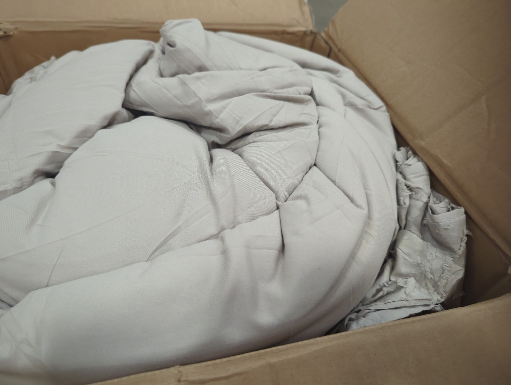 Size Large Color Grey Comforter blanket