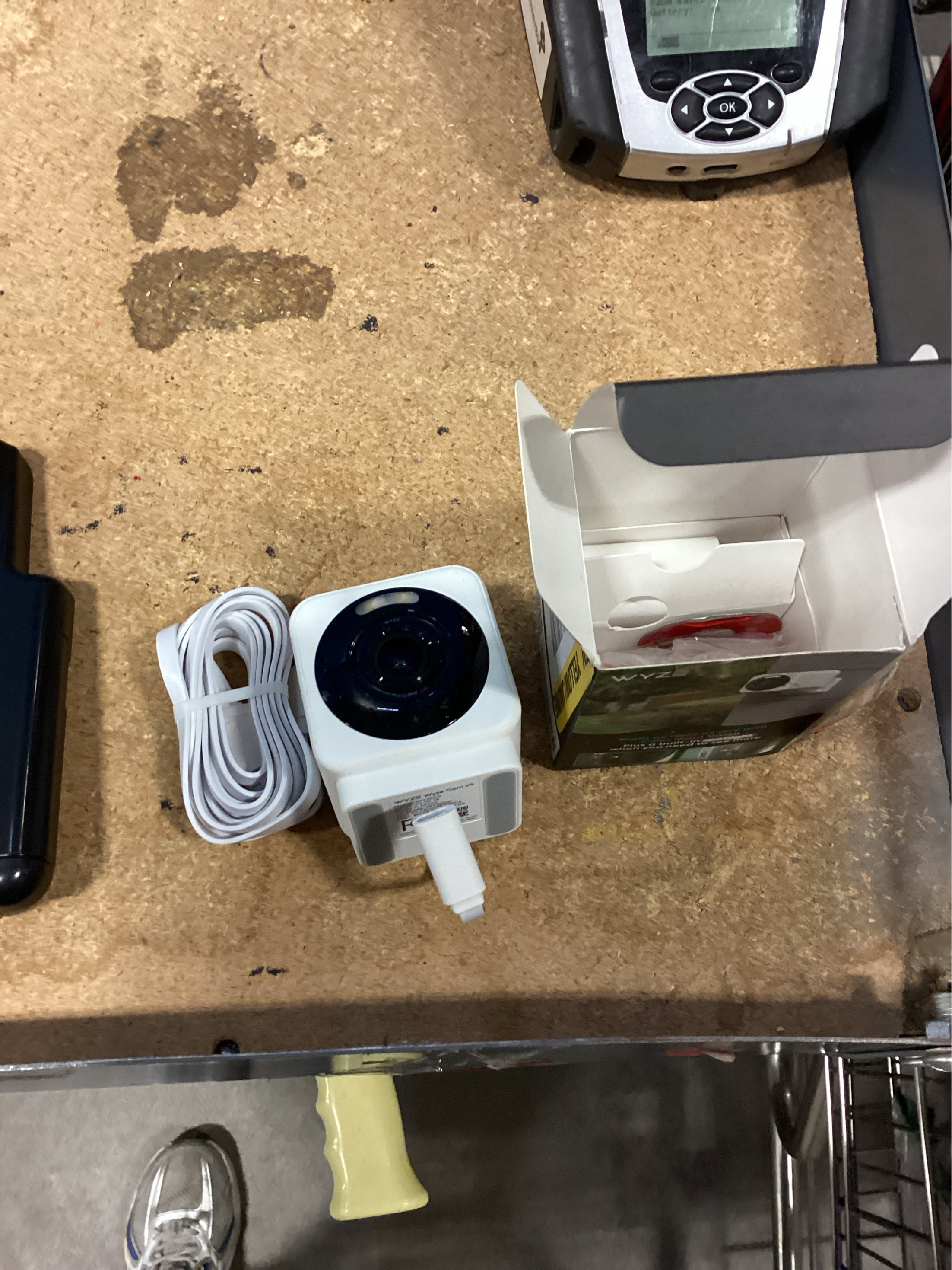 Wyze Cam V4 Plug-in Indoor and Outdoor Smart-Enabled Security Camera