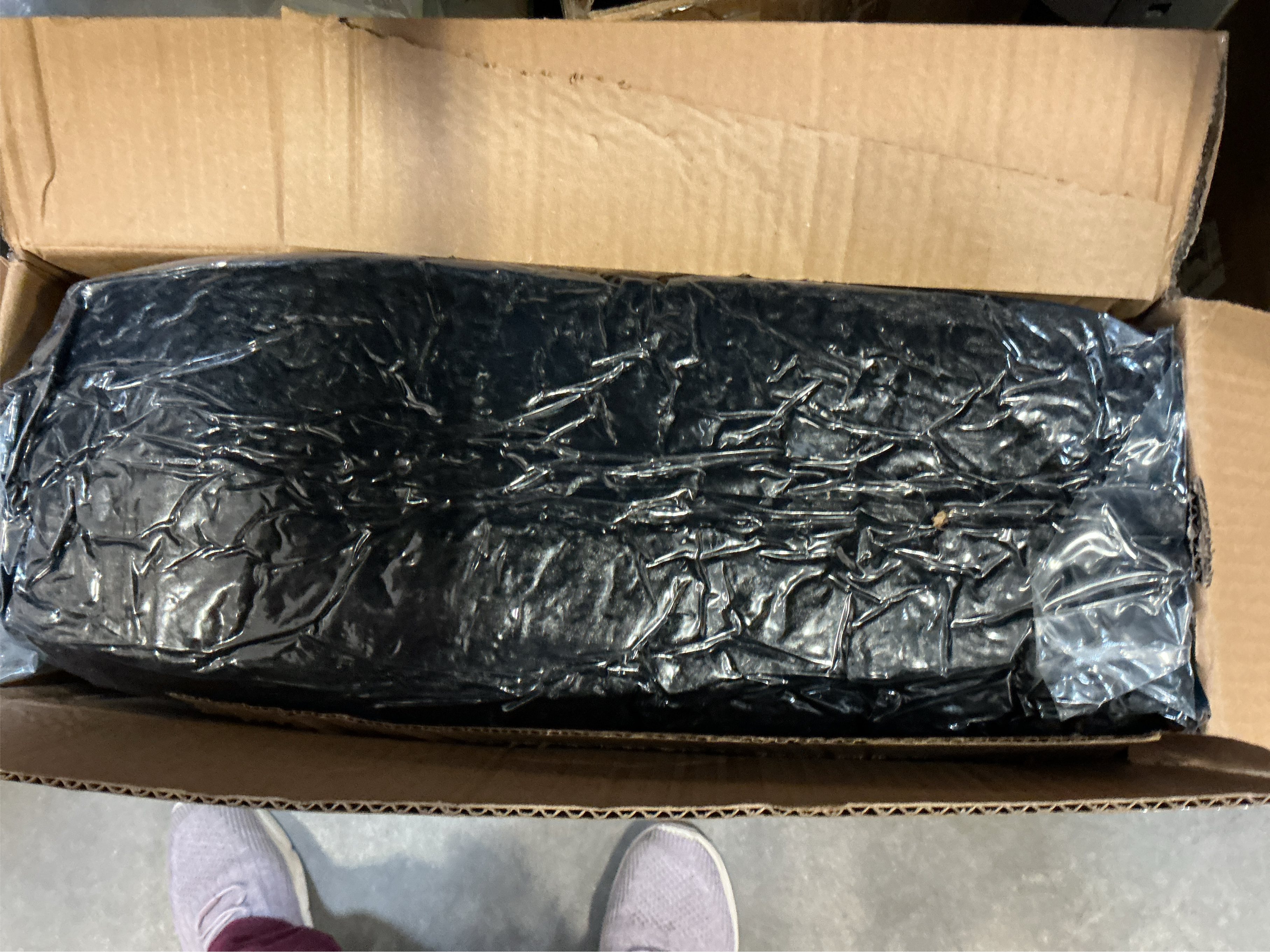 Bedsure Calming Dog Bed for Large Dogs - Donut Washable Large Pet Bed, 36 inches Anti-Slip Round Fluffy Plush Faux Fur Dog Bed, Fits up to 80 lbs Pets, Black