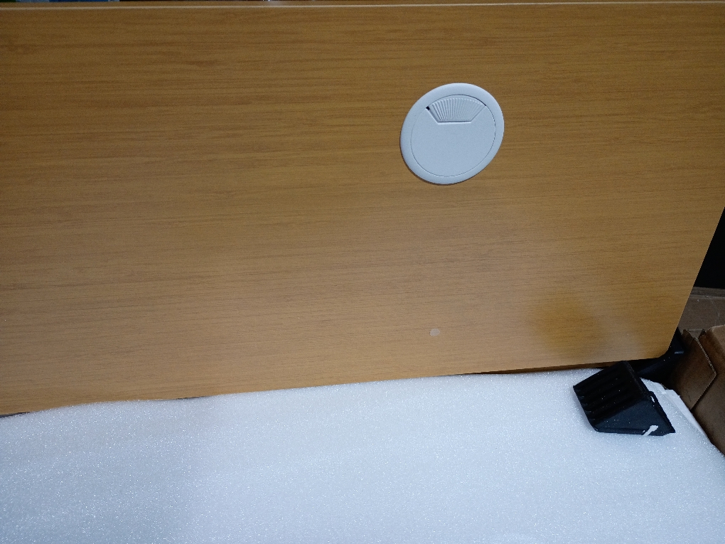 WONDER COMFORT . Electric Oak Adjustable Height Rising Standing Desk with Splice Board, 2 Hook and Wire Hole