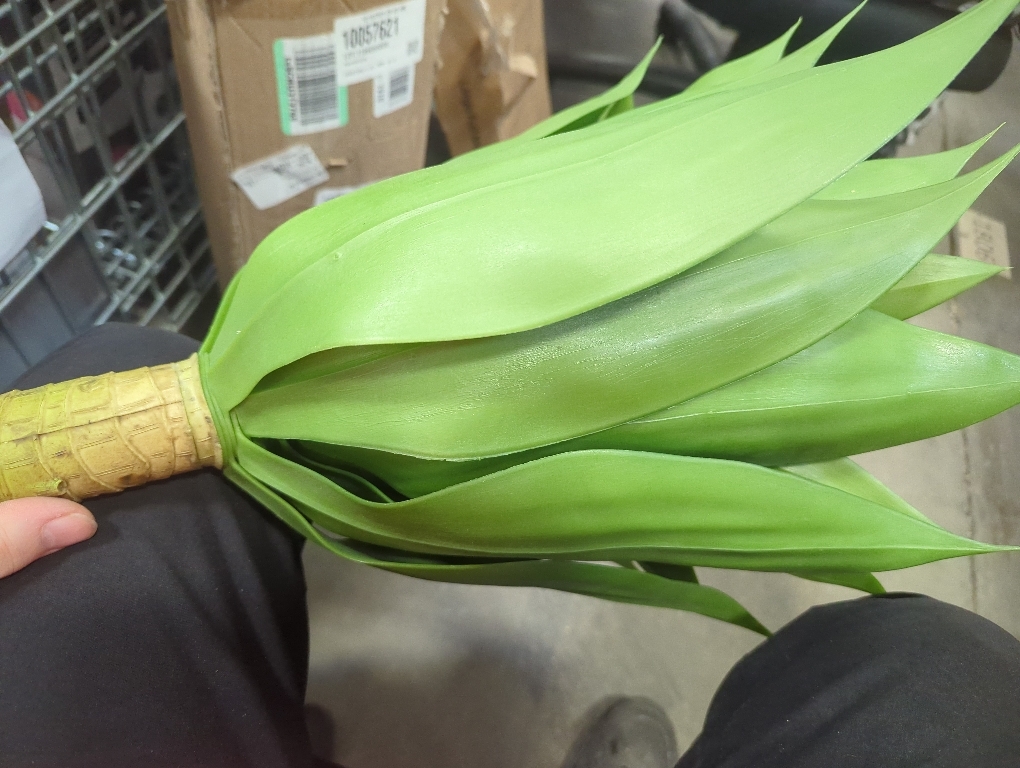 Artificial Plants Fake Agave Succulent Plant  Big Size Faux Succulents Stems for Indoor Outdoor Realistic & Natural Home Decor Plants for Office Housewarming