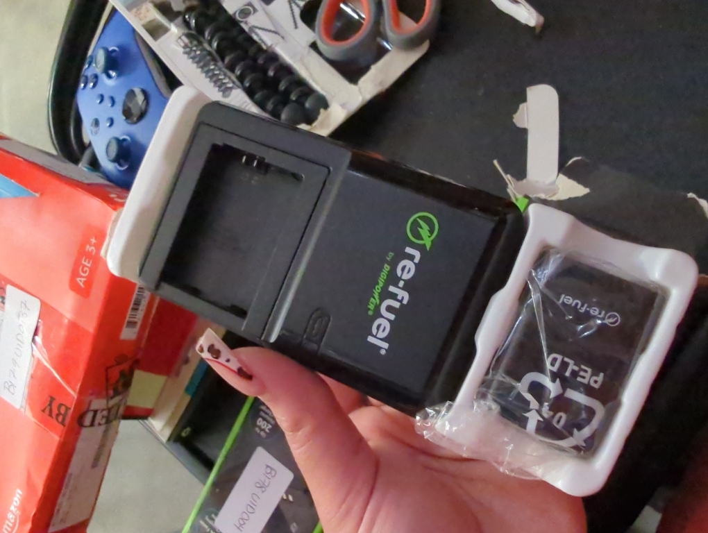 Digipower - BP-FW50 digital camera battery & charger kit, Replacement for Sony NP-FW50 battery pack - Black