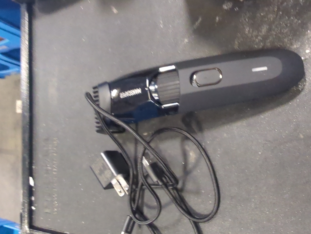 MANSCAPED The Beard Hedger SkinSafe Cordless Beard Trimmer, Waterproof Clippers for Facial Hair Shaving