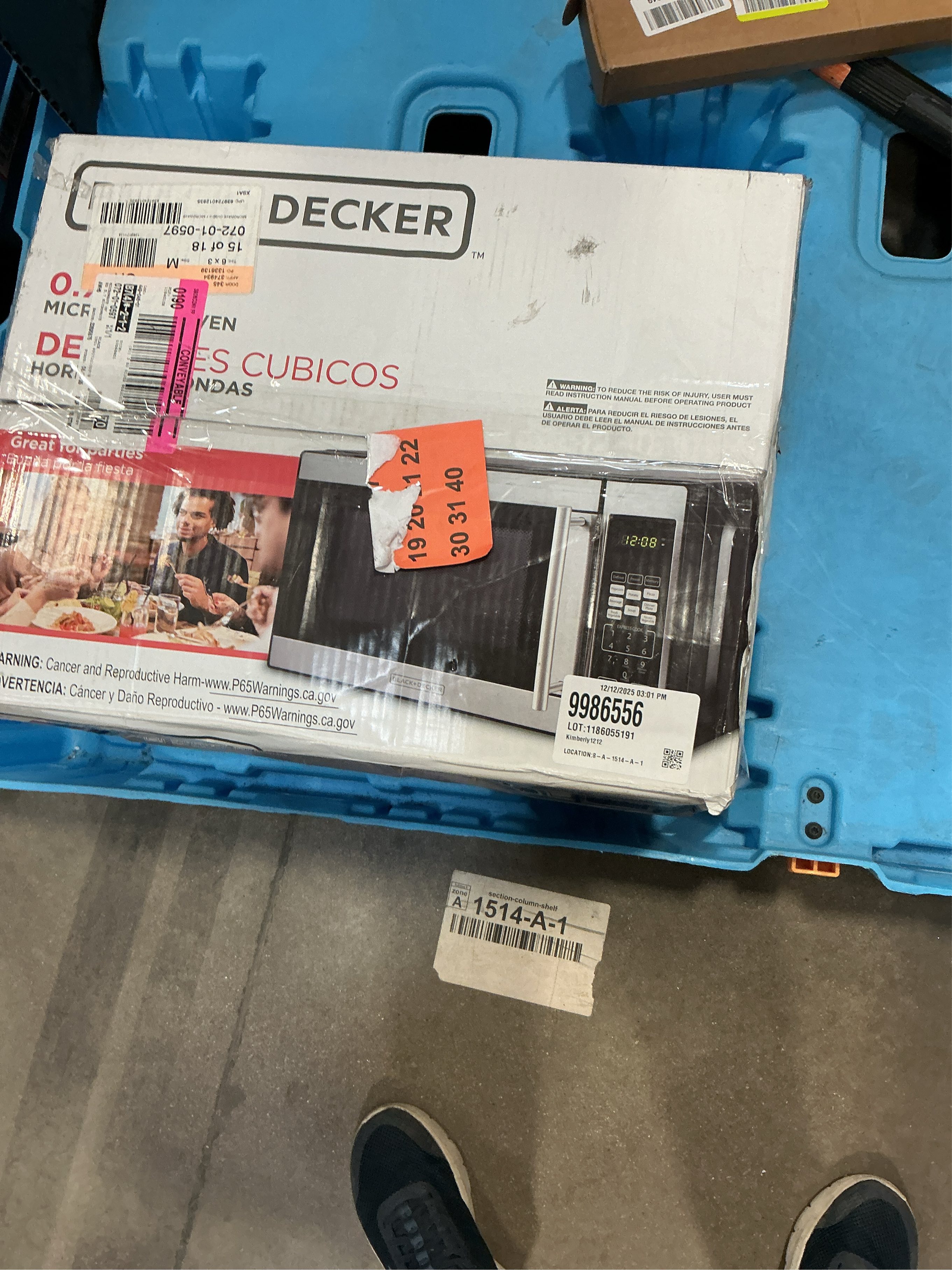 BLACK DECKER 0.7 cu ft Countertop Microwave Oven in Black