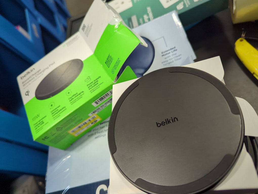 Belkin 15W Qi Charging Pad - Black: Compatible with iPhone & Galaxy Models