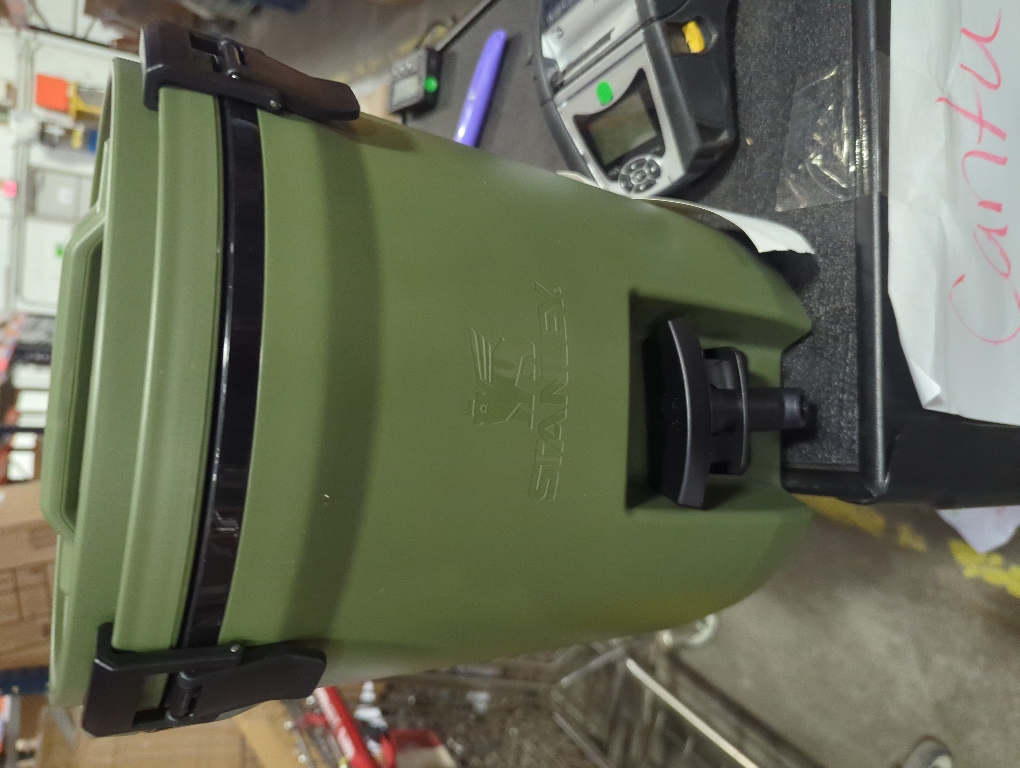 STANLEY Adventure Fast Flow Water Jug 2 Gallon Leakproof Ice Water Dispenser Insulated Beverage Cooler Easy Pour Spigot and Latched Foam Lid BPA-Free