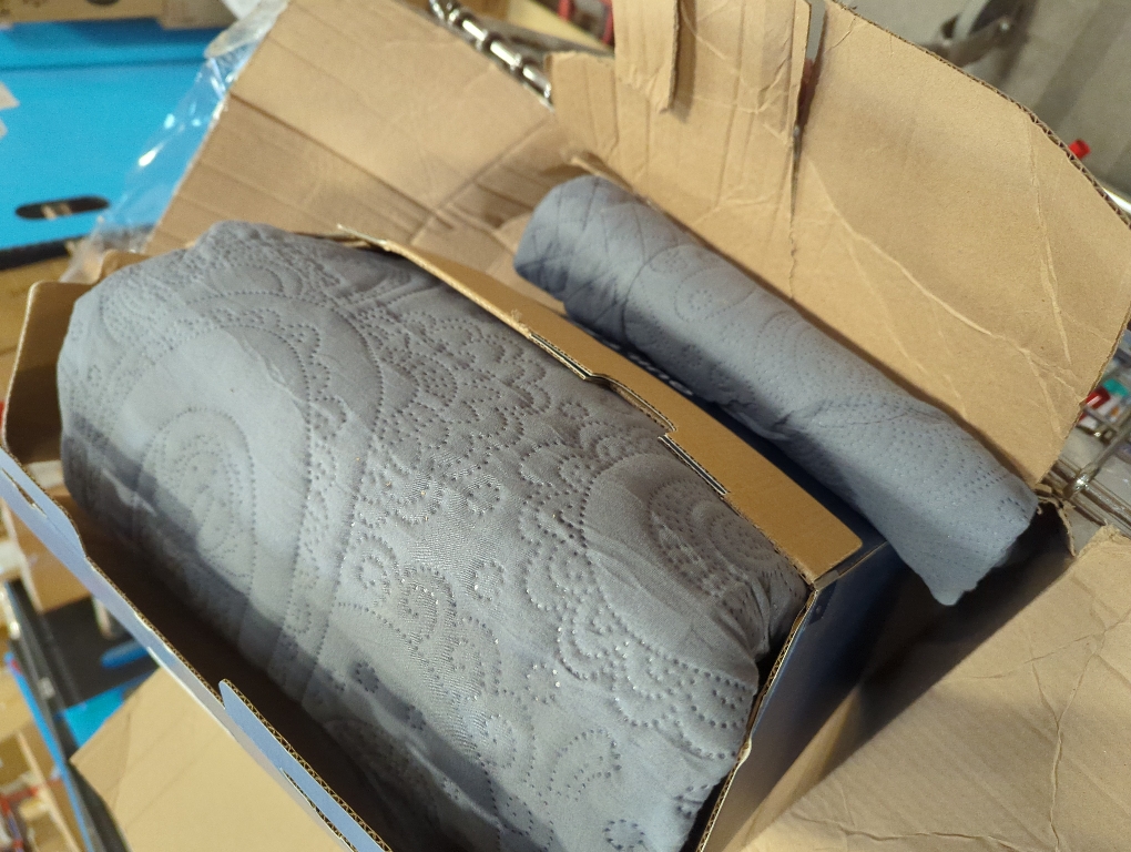 Qucover California King Bedspreads 128x120, Soft Microfiber Ultrasonic Lightweight Dark Grey Oversized King Quilt, 3 Piece Reversible Paisley Pattern Cal King Quilt Set, Grey