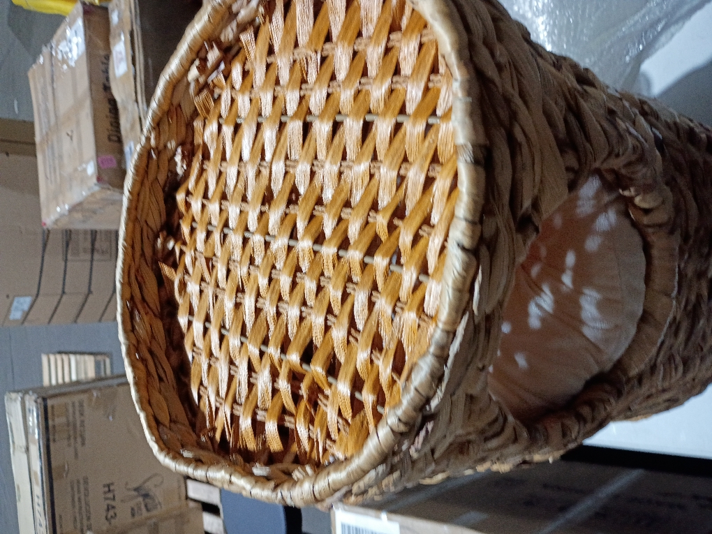 4-Level Vertical Cat Tree House with 3 Hideaway Beds - Natural Water Hyacinth & Plush Cushions, Space-Saving Stacked Design for Multiple Cats, 15.75 Diameter x 28.75 Height, No Assembly Required ( missing one pillow and little dent one side on the top )