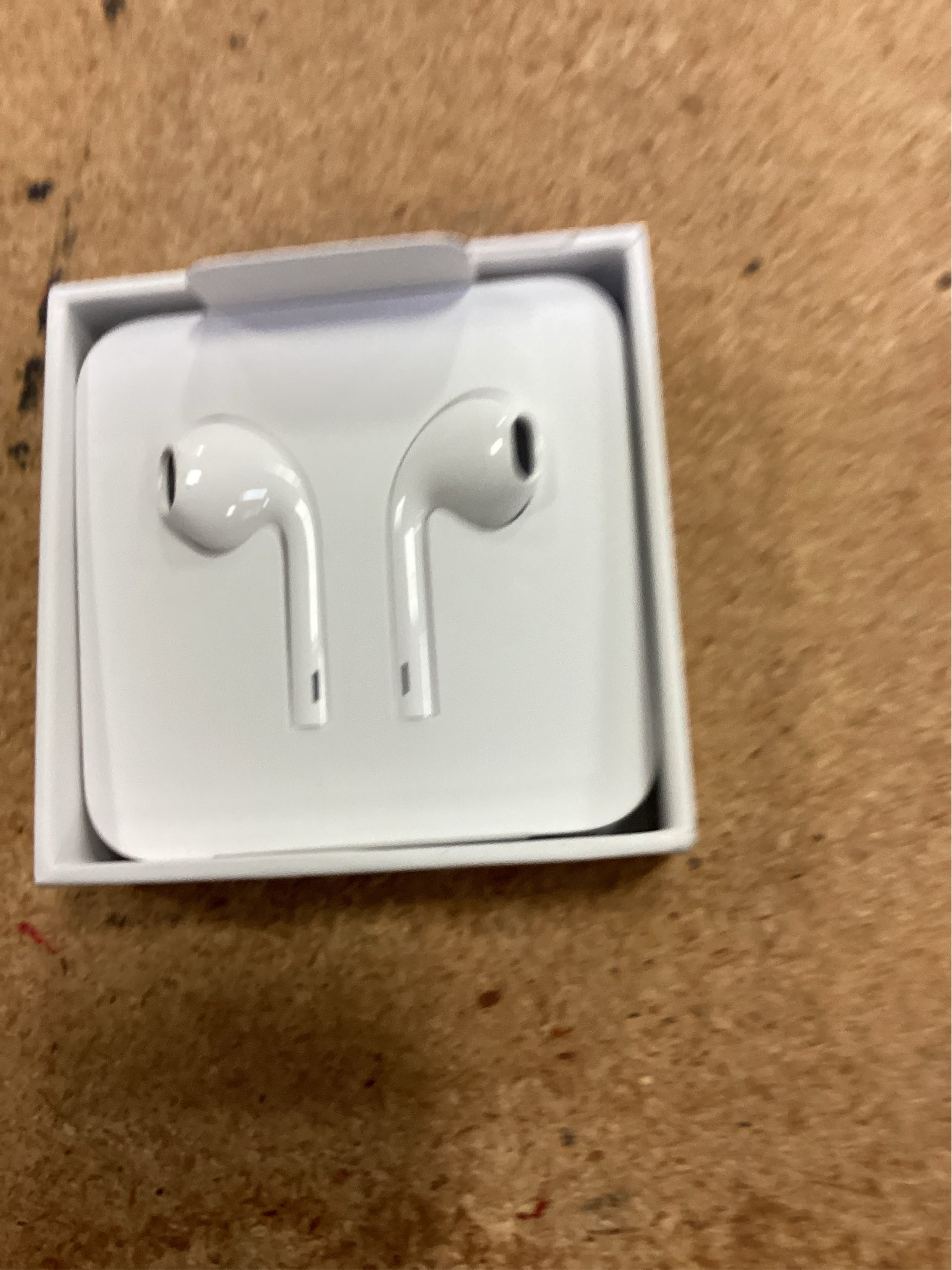 Apple EarPods Headphones with 3.5mm Plug, Wired Ear Buds with Built-in Remote to Control Music, Phone Calls, and Volume