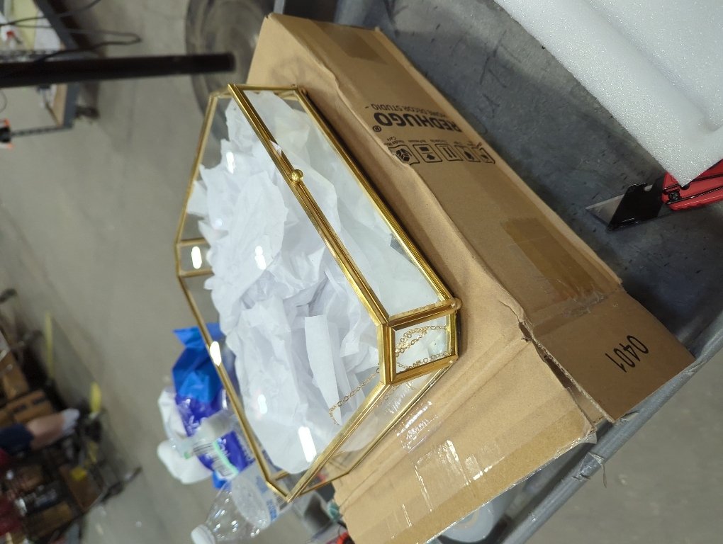 REDHUGO Large Glass Boxes for Display Handmade, Octagon, Gold