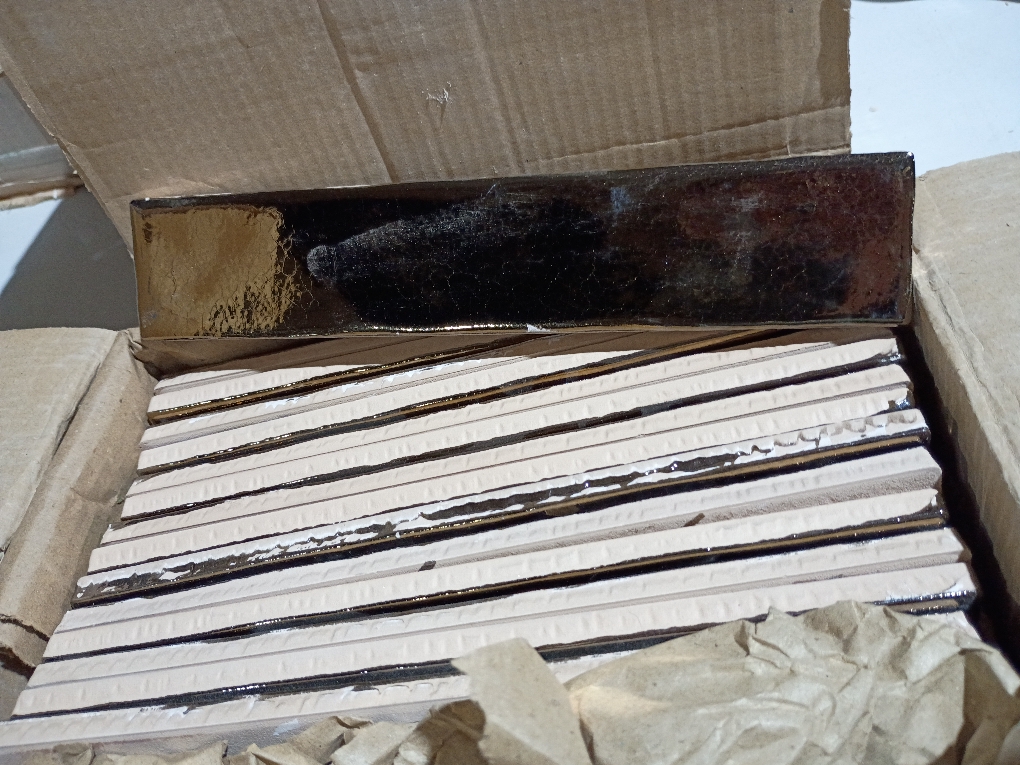 Trendy gold,  size 5x25 manual, pieces box 60, 2 box   Made in Spain.