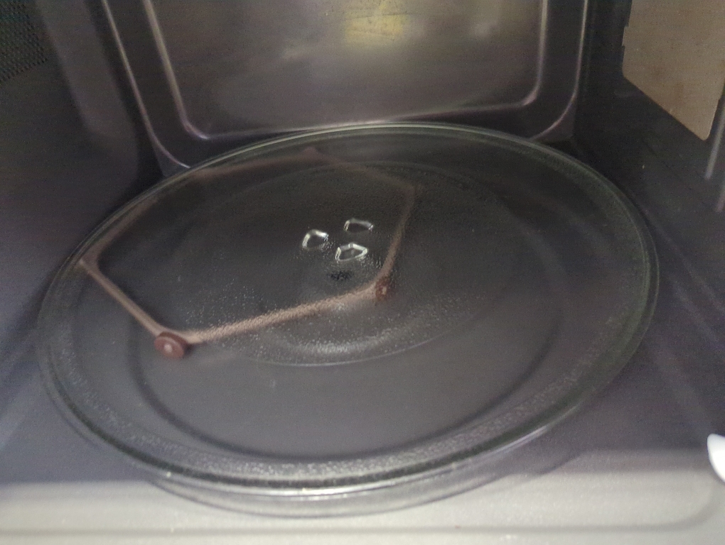 LG Microwave Oven Smart Inverter 1.5 CU.FT / 1200W