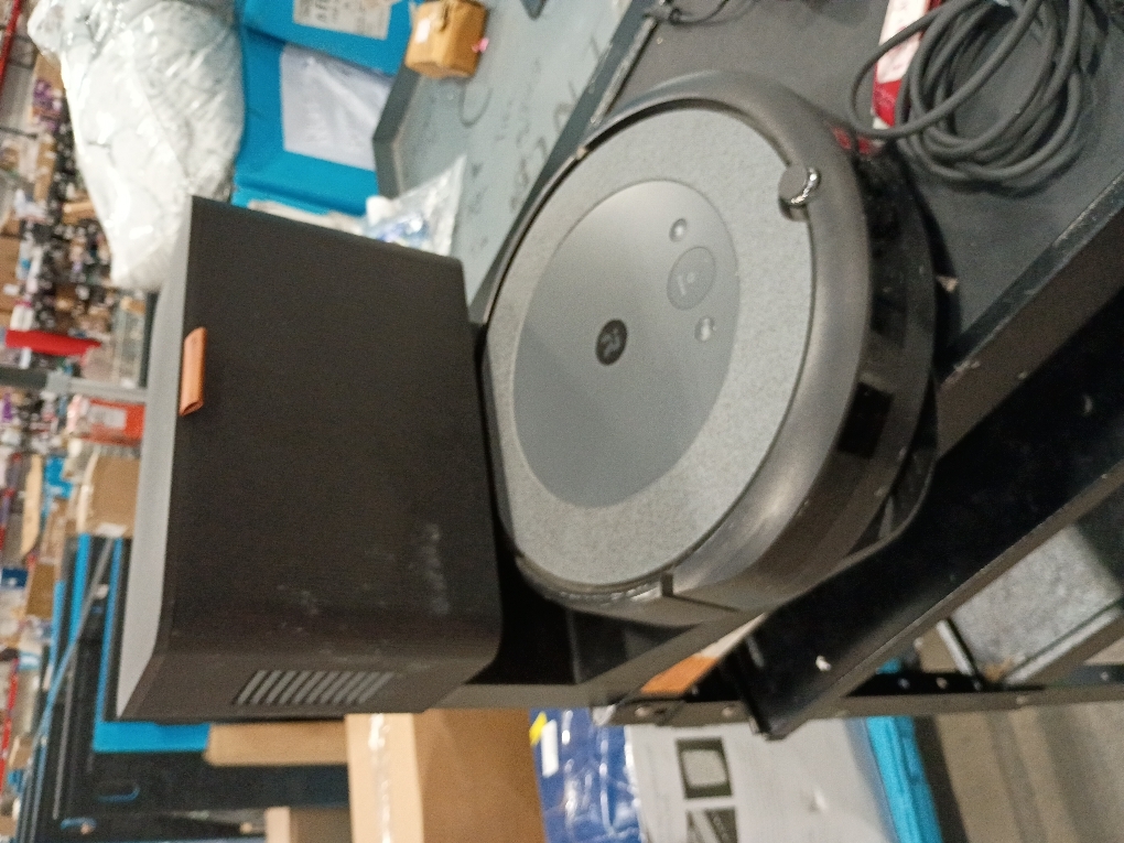 iRobot i5  i555620 Robot Vacuum with Clean Base Automatic Dirt Disposal