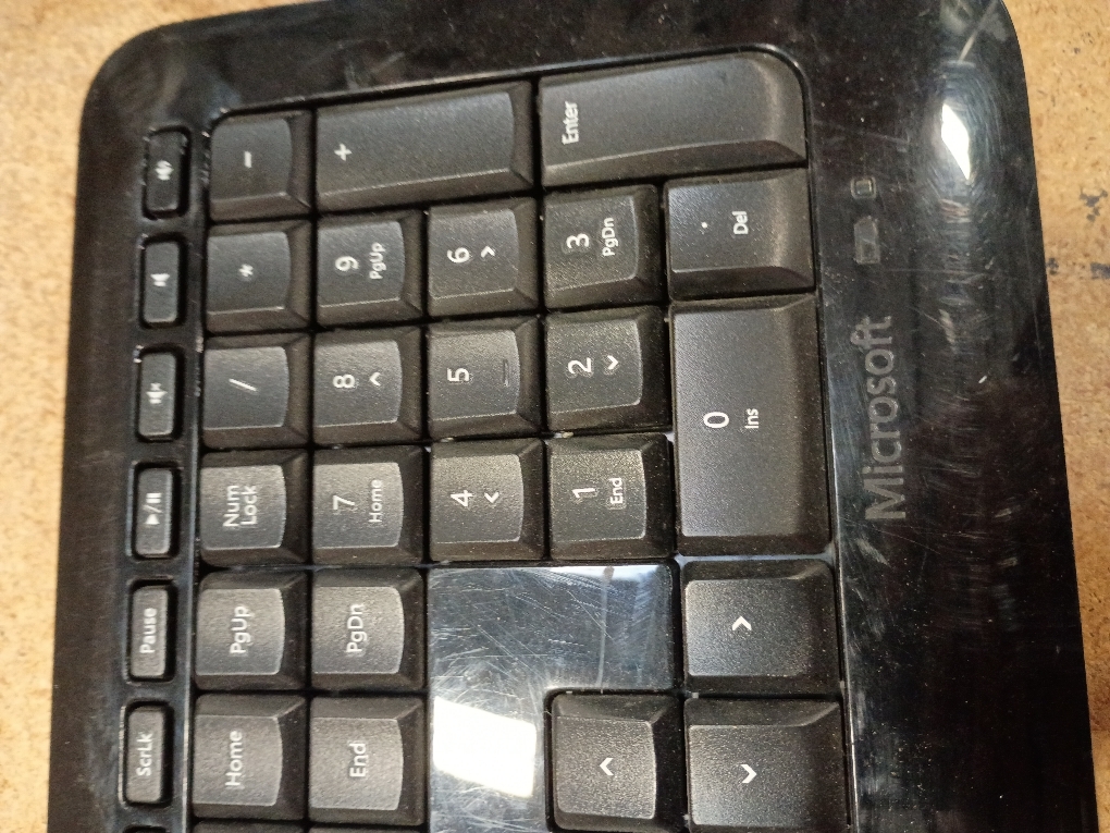 Microsoft Wireless Keyboard 850 Special Edition with AES - Black. Wireless Keyboard. Snap-In USB Transceiver