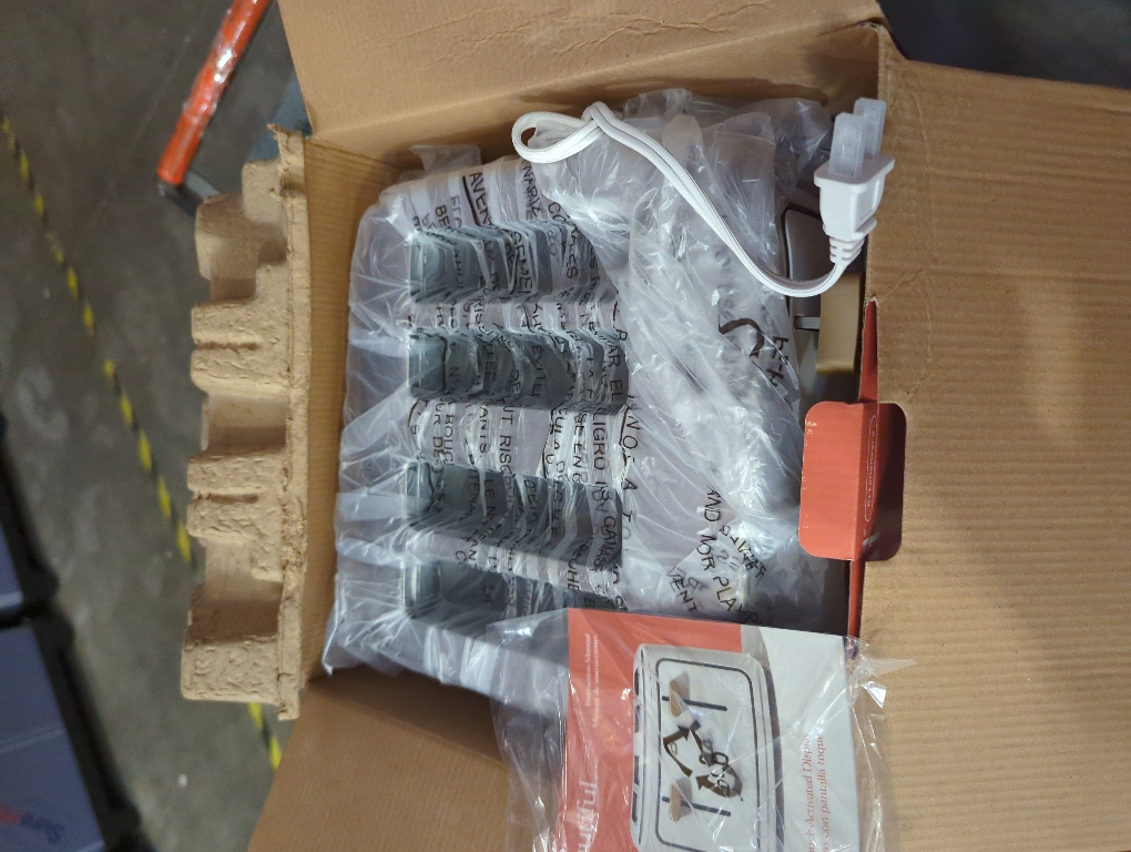 Beautiful 4-Slice Toaster with Touch-Activated Display, White Icing by Drew Barrymore