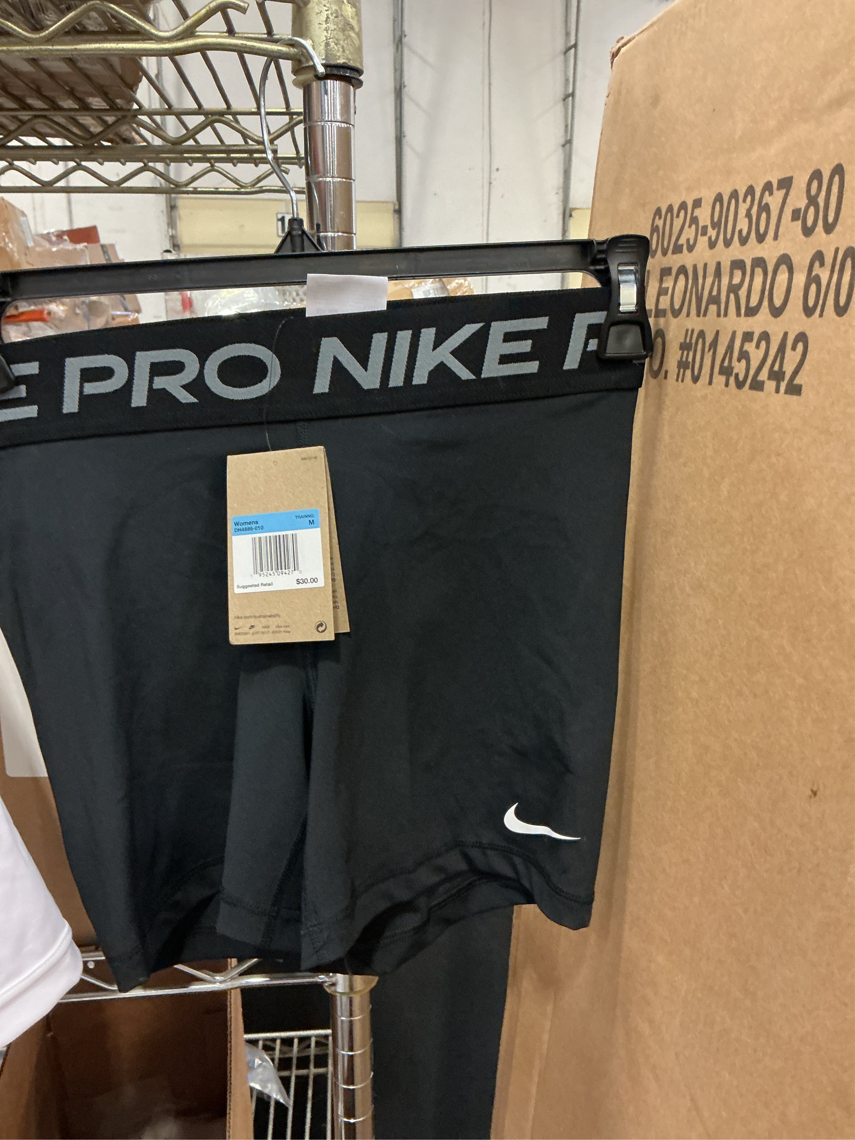 SIZE MEDIUM BLACK Nike Women's Pro 365 5 Inch Shorts