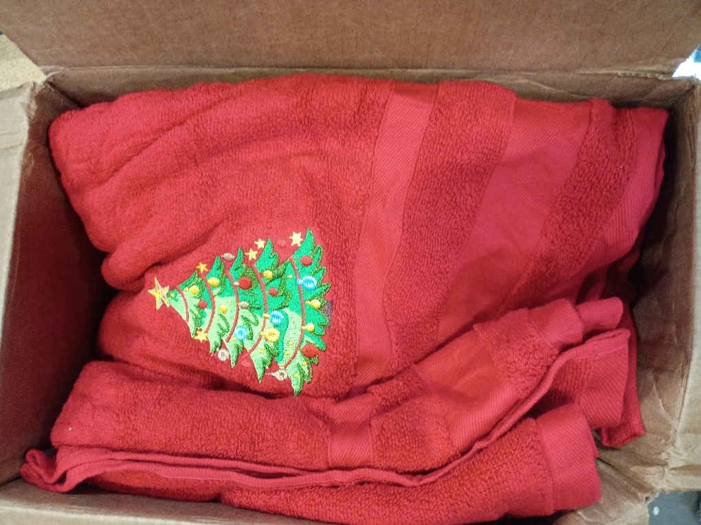 Peryiter 6 Pack Cotton Christmas Bath Towels Set Red Christmas Tree Towels Bathroom Set, Soft and Absorbent, Contains 2 Bath Cloth, 2 Hand Cloth and 2 Washcloths