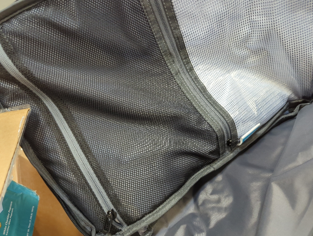 Vacuum backpack travel,vacuum backpack with pump Fit 16 inch Laptop for travel,Water-Resistant,Business,College,Camping (Black)