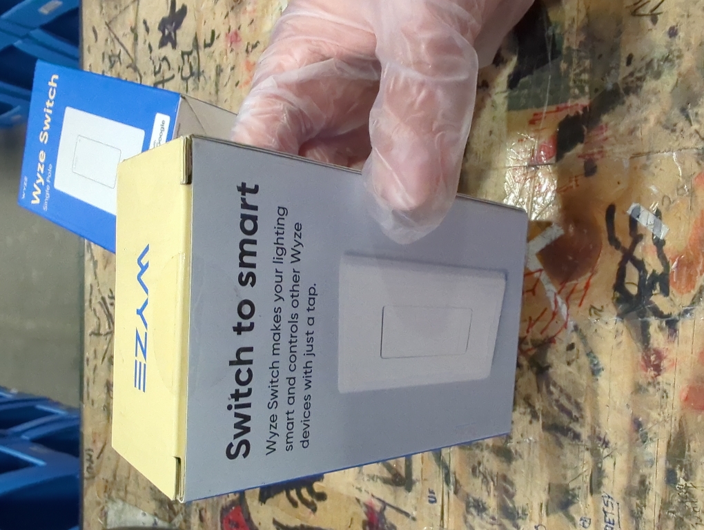 WYZE Smart 15 Amp Programmable Touch and Push Button Light Switch, White (1-Pack)