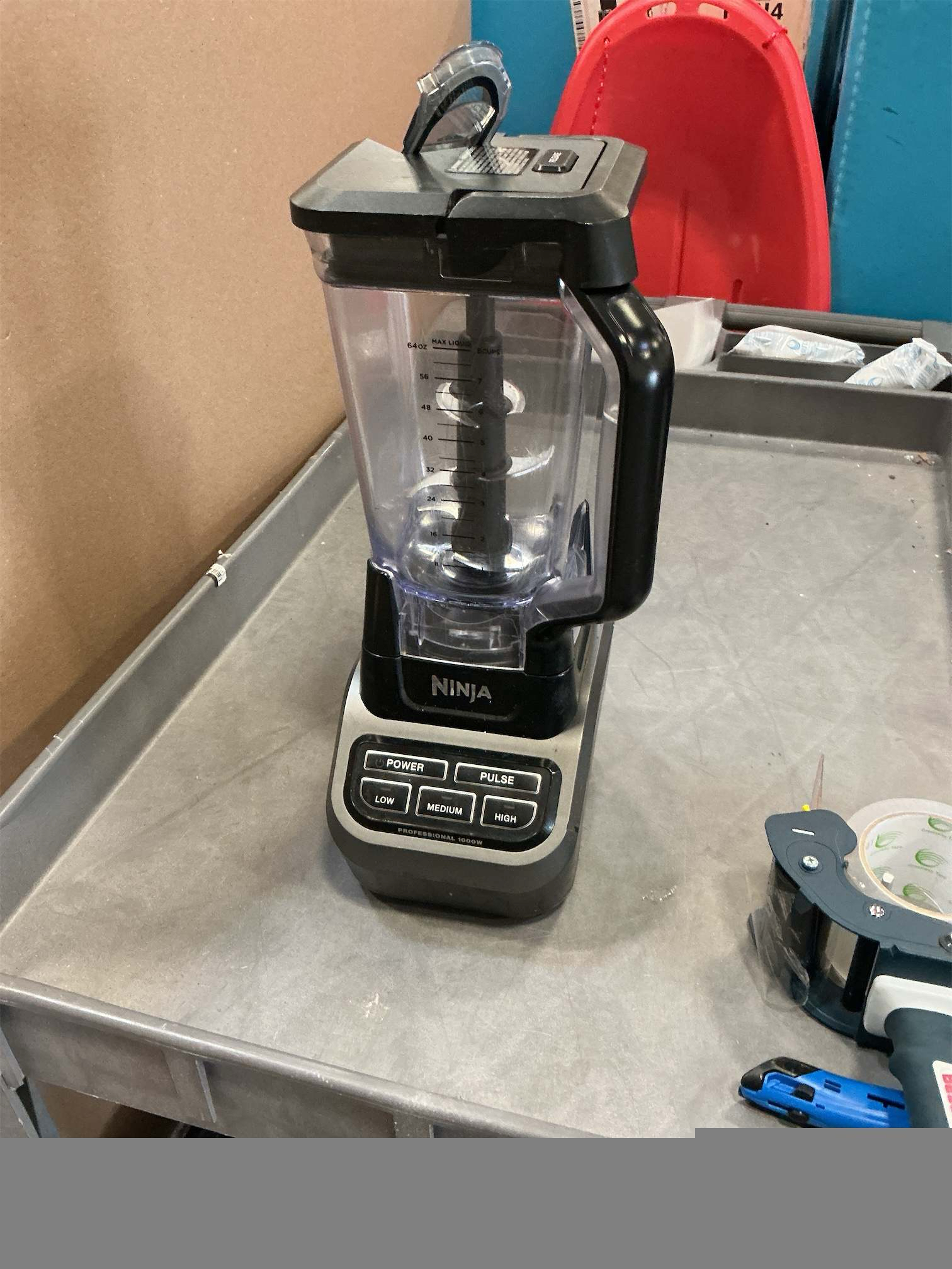 ‼️may be missing or broken pieces ‼️also item comes with stains ‼️Ninja Professional Blender | Smoothie Blending, Drink Mixer, Grinder, Ice Crusher, Frozen Fruit Blending | 1000W Power, Total Crushing Technology, XL 72-oz. Pitcher | Black & Grey | BL610