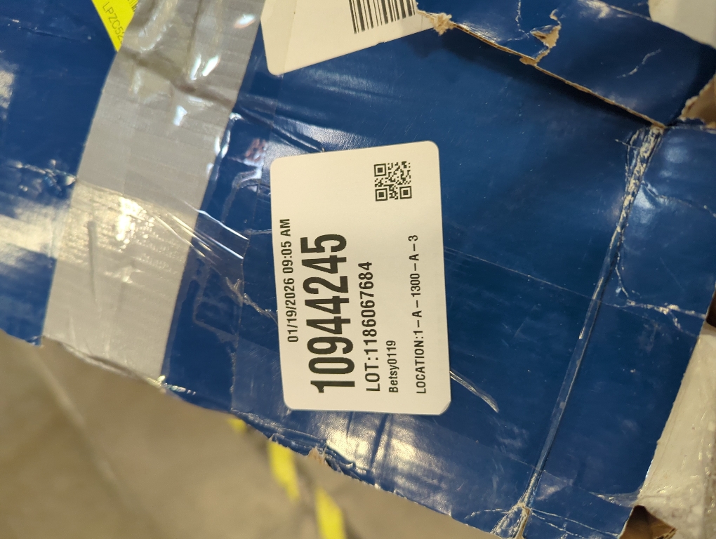 Insignia - CD Boombox with AM/FM Tuner - Black