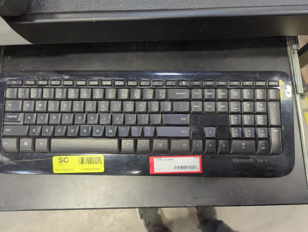 Microsoft Wireless Desktop 850 with AES ) - Black. Wireless Keyboard  . Snap-In USB Transciever. Right/Left Hand Use Mouse
