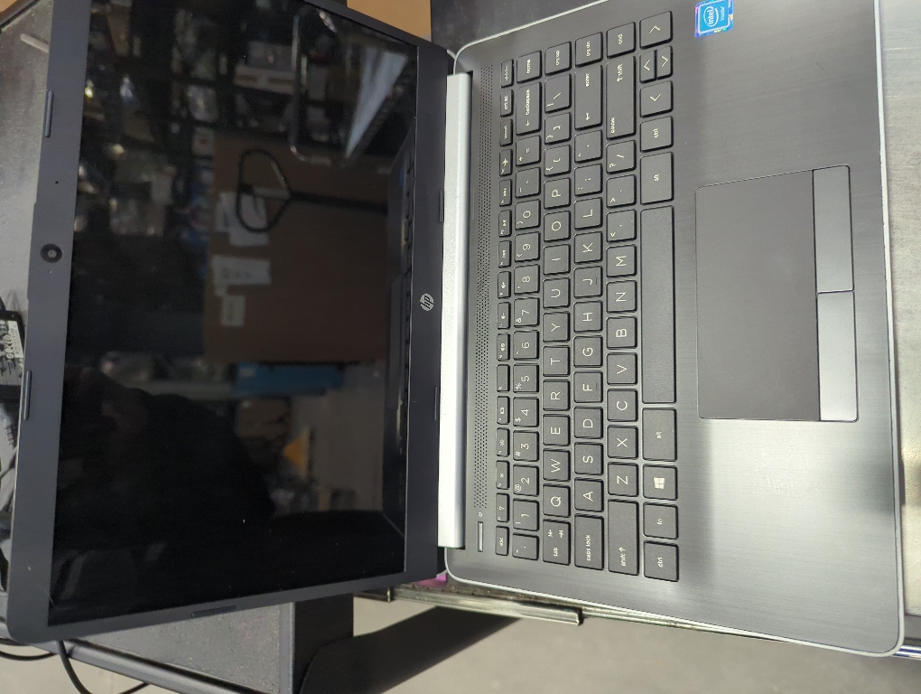 HP Notebook - 14-df0053od With Charger