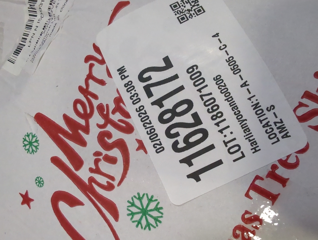 Sattiyrch Knit Christmas Tree Skirt – Classic Cable Knit Tree Base Wrap with Tie Closure – Cozy Holiday Décor for 7.5–9 ft Christmas Tree (White,48in)