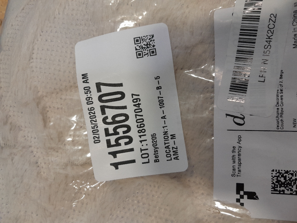 decorUhome Cozy Textured Throw Pillow Covers 18x18 Inch Set of 2, Soft Plush Faux Wool Beige Accent Couch Pillow Covers for Modern Farmhouse Sofa Bed Living Room