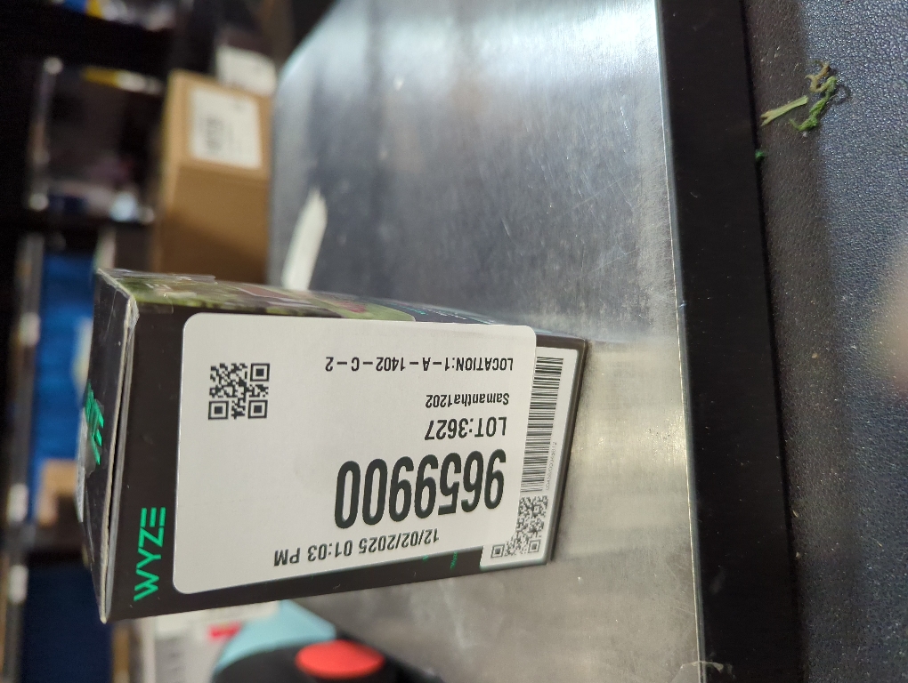 Wyze Cam V4 Plug-in Indoor and Outdoor Smart-Enabled Security Camera