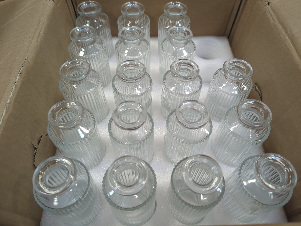 Set of 18 Glass Bud Vases Set of 18, Living Bud Vases, Small Bud Vase in Bulk, Mini Flowers Vases for Centerpiece, Vintage Decorative Vase Set for Table Decorations, Wedding Reception, Home Decor (Clear)