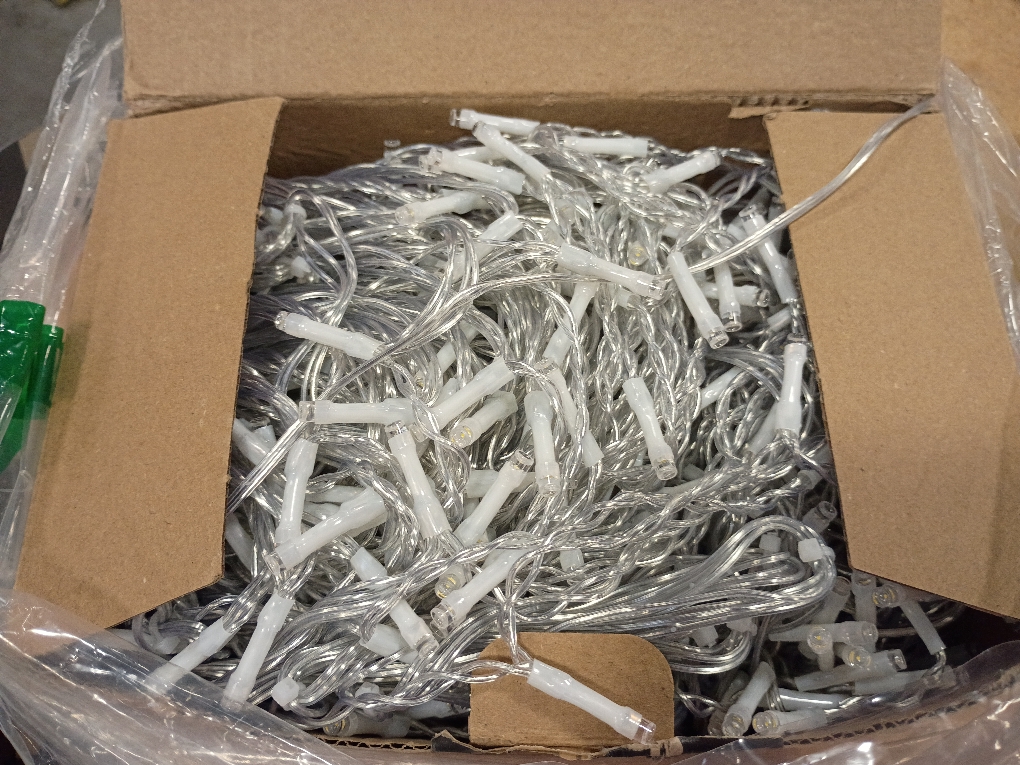 YEGUO 66ft 800 LED Icicle Lights Outdoor, 160 Drops Icicle Christmas Light Connectable, 8 Modes Warm White Xmas Icicle Lights with Memory Timer - Amazon.com